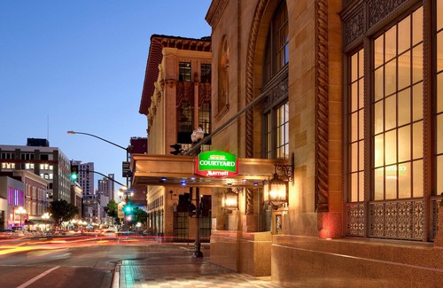 Civic Core Hotel | Courtyard by Marriott San Diego Downtown
