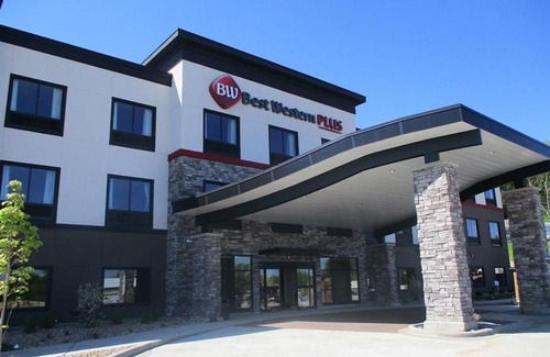 La Crescent Hotel | Best Western Plus at La Crescent Event Center