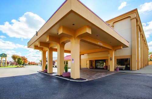 Canton Hotel | Baymont by Wyndham Canton