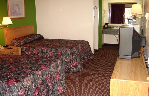 Columbus Hotel | Columbus Inn & Suites