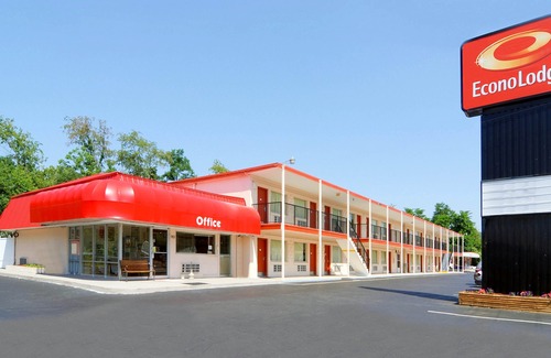 Bristol Hotel | Econo Lodge Near Motor Speedway