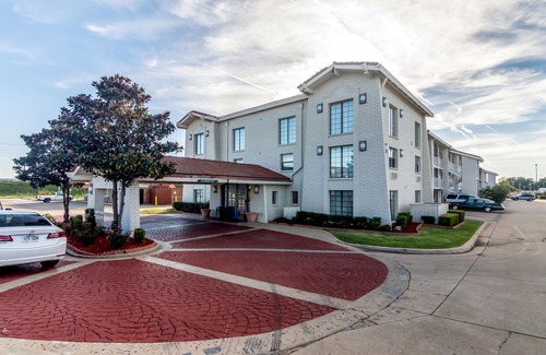 Del City Hotel | Econo Lodge