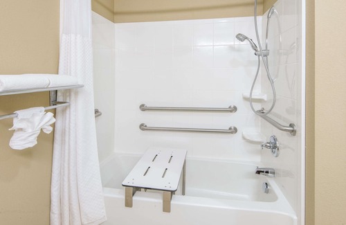 North Canton Hotel | Microtel Inn and Suites North Canton