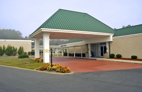 Goldsboro Hotel | Days Inn by Wyndham Goldsboro