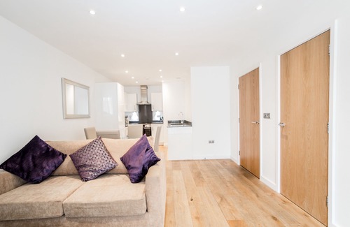 Peninsula Hotel | Stay Inn Apartments O2 Arena