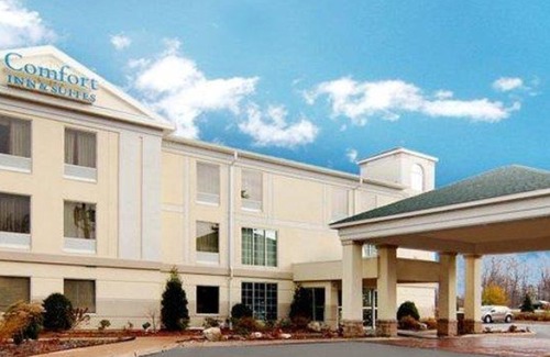 Pocono Summit Hotel | Comfort Inn & Suites Mount Pocono