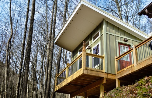 Robbinsville Hotel | The Owl's Perch