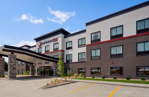 La Crescent Hotel | Best Western Plus at La Crescent Event Center