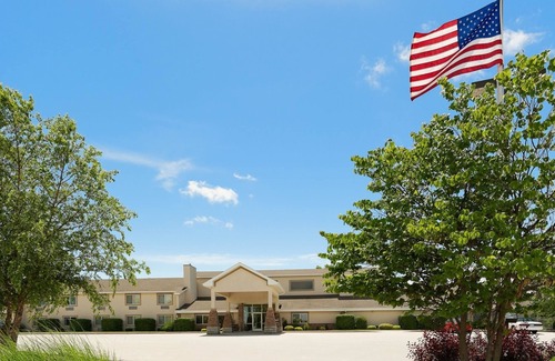 Republic Hotel | AmericInn by Wyndham Republic