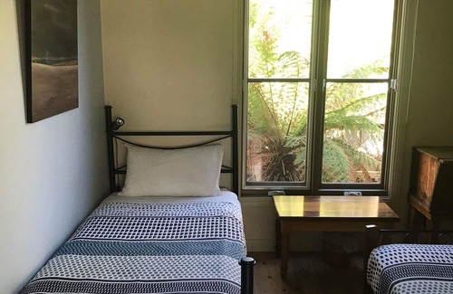 Port Campbell Hotel | Port Campbell Guesthouse & Flash Packers