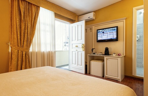 Rione IV Campo Marzio Hotel | Canova Rooms in Spanish Steps