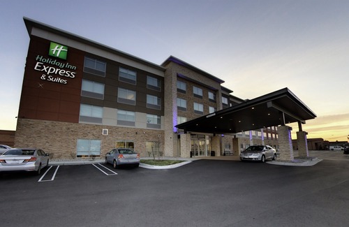 Livonia Hotel | Holiday Inn Express & Suites Detroit Northwest - Livonia, an Ihg Hotel