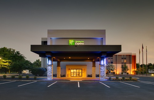 Echelon Hotel | Holiday Inn Express Voorhees - Mt. Laurel , an Ihg Hotel