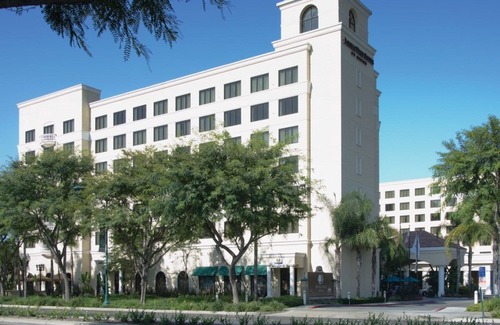Anaheim Resort Hotel | DoubleTree Suites by Hilton Anaheim Resort/Convention Center