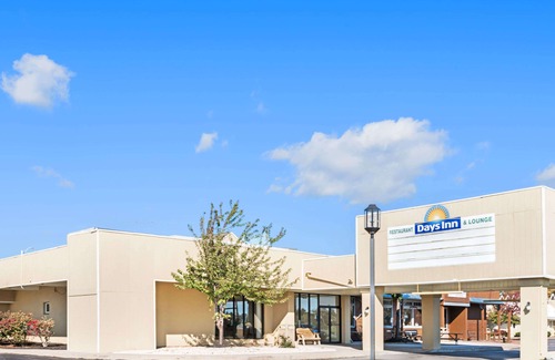 West Henrietta Hotel | Days Inn by Wyndham Henrietta/Rochester Area