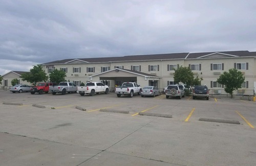 Williston Hotel | Days Inn & Suites by Wyndham Williston