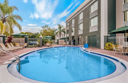 Naples Hotel | La Quinta by Wyndham Naples Downtown