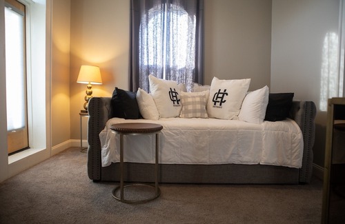 Brush Park Hotel | The Cochrane House Luxury Historic Inn