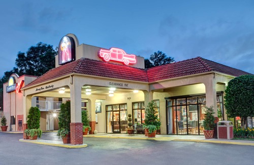 Whitehaven Hotel | Days Inn by Wyndham Memphis at Graceland