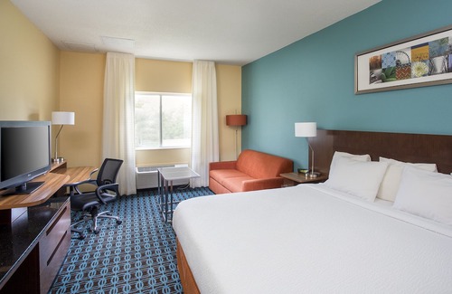 Quincy Hotel | Fairfield Inn & Suites by Marriott Quincy