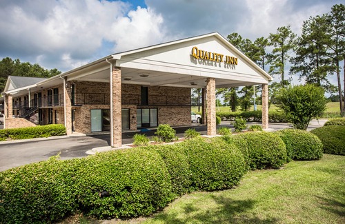 Manning Hotel | Quality Inn Manning I-95
