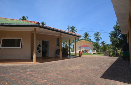 Boossa Hotel | Hilltop Boosa