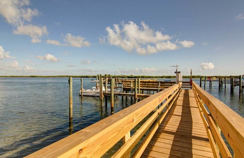 Fort Pierce Hotel | Hutchinson Island Plaza Hotel & Suites