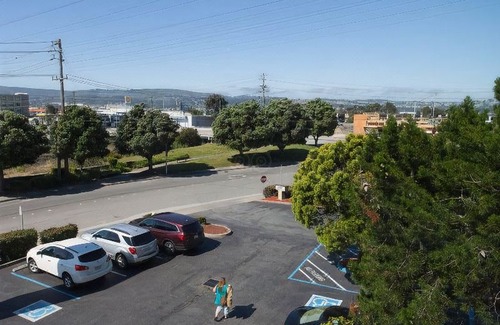 The East Side Hotel | Hotel Focus SFO