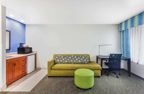 Flagstaff Hotel | Days Inn & Suites by Wyndham East Flagstaff