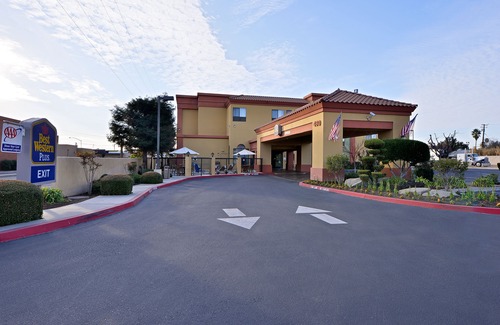 Raisin Hotel | Best Western Plus Fresno Inn