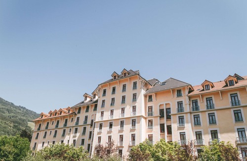 Allevard Hotel | Terres de France - Appart'Hotel le Splendid