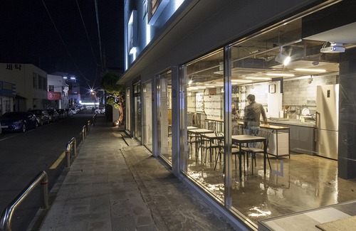 Seogwipo City Hotel | Mido Hostel