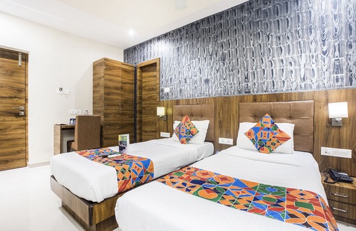 Sakinaka Hotel | FabHotel Amour Andheri East