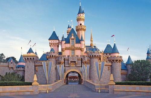 Anaheim Resort Hotel | Best Western Plus Raffles Inn & Suites