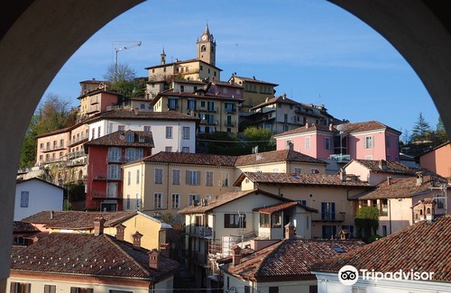 Monforte d'Alba Hotel | Hotel Il Grappolo d'Oro