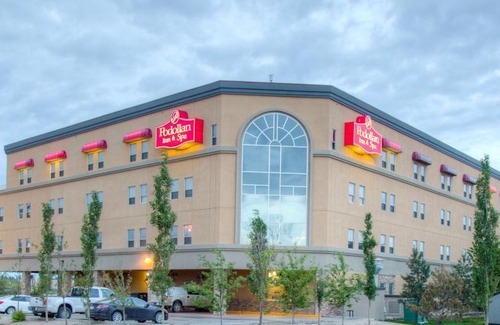 Grande Prairie Hotel | Podollan Inn & Spa - Grande Prairie