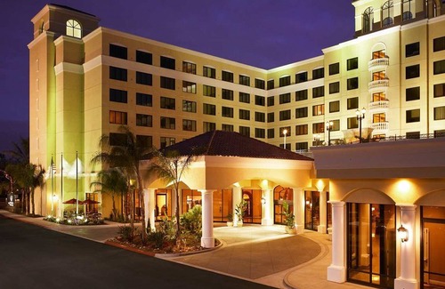 Anaheim Resort Hotel | DoubleTree Suites by Hilton Anaheim Resort/Convention Center