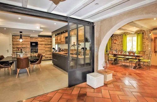 Caromb House | Le Chalet et Les palmiers