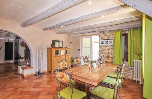 Caromb House | Le Chalet et Les palmiers