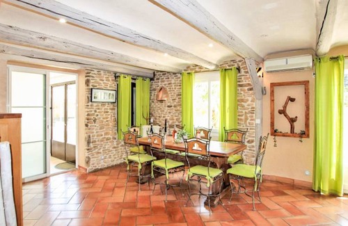 Caromb House | Le Chalet et Les palmiers