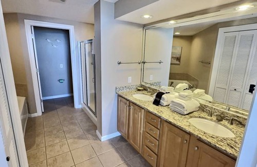 Gulf Shores Condo | Colonnades 2003