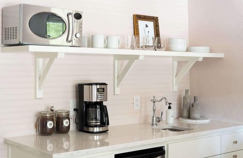 Fredericksburg Apartment | Hot Tub, King Bed, Walk to Main, Luxe Bath - No. 1