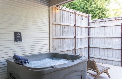 Fredericksburg Apartment | Hot Tub, King Bed, Walk to Main, Luxe Bath - No. 1