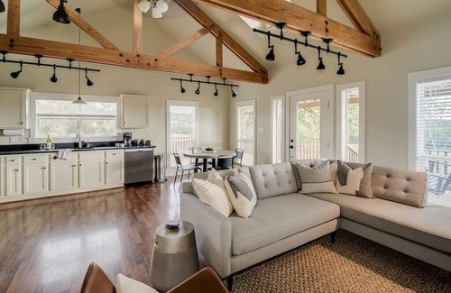 Fredericksburg House | Hot Tub, 2 Br, Full Kitchen - Cedar Haus