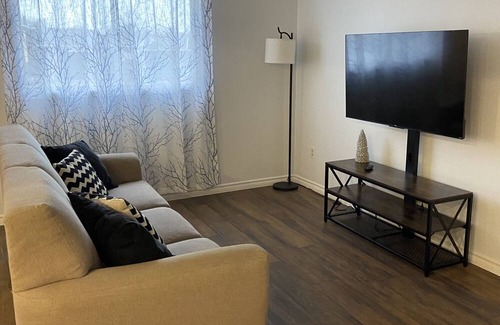 Welland House | Beautiful and Cozy House - Close to attractions!