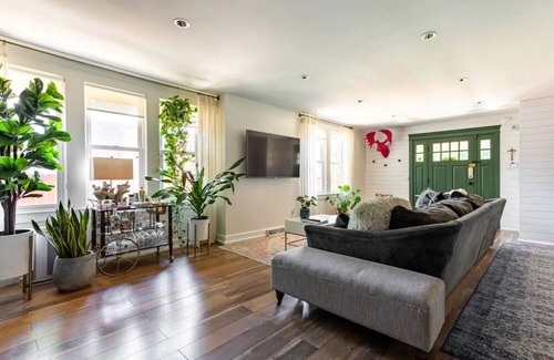 Greenwood House | Location-Location in EAST NASHVILLE. HOT TUB & lots of amenities!