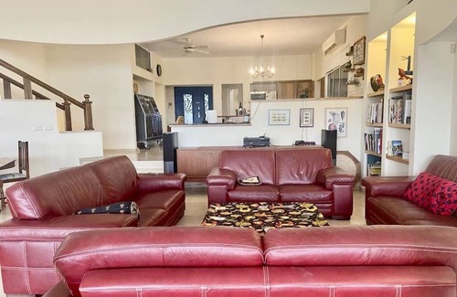 Zikhron Ya'aqov Villa | Cheerful 4-bedroom home with Sea & Nature VISTA