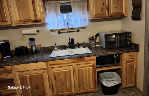 Coarsegold Apartment | Tiny home for animal lovers