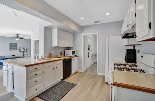 Lighthouse Point House | 4 Bedroom Home with Game Room & Pool