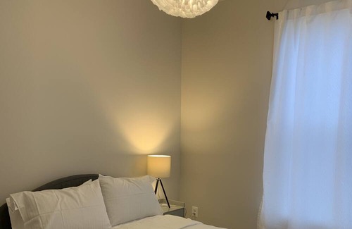 Urbana House | New 4 bedroom townhouse.
